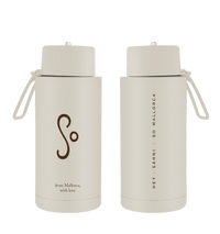 HEY SAHNI x SO Mallorca Edelstahl Trinkflasche – Mockup